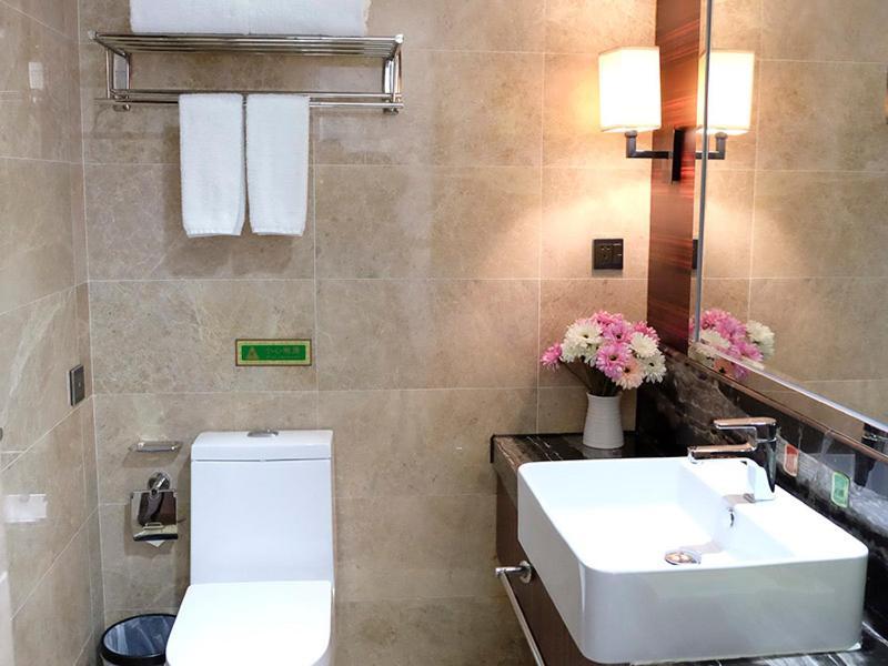 Vienna Hotel Dongguan Gaobu 외부 사진